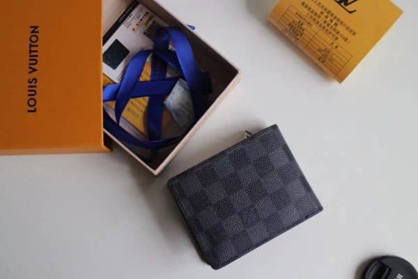 Louis Vuitton CARD HOLDER 73 (Wallet)