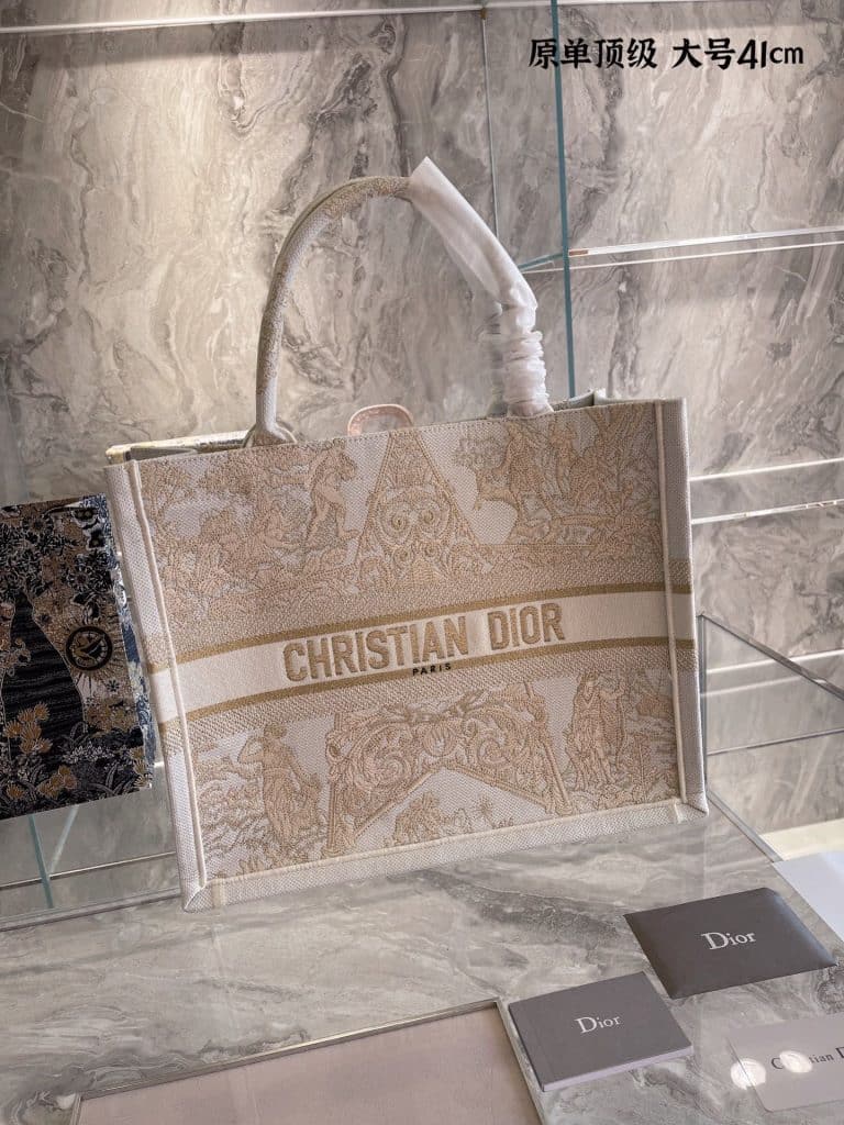 Christian Dior Bag 68