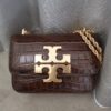 20221116_a1668580275515_2603.jpg - TORY BURCH ELEANOR No. 206 Large chain TORY BURCH ELEANOR Nappa leather accordion bag with hardware chain, one zipper pocket and one internal slip pocket. Size: 25X17.5X7 (Copy)