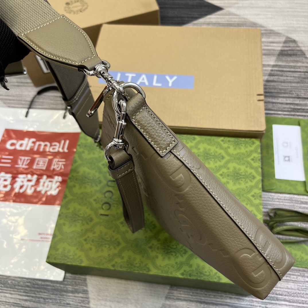 Gucci transforms historical heritage, creativity and innovative spirit into a colorful brand series Model: 696009 Size: 31*25*5cm Color: Blue original leather. - Image 8