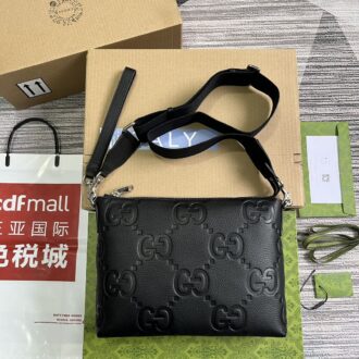 Gucci transforms historical heritage, creativity and innovative spirit into a colorful brand series Model: 696009 Size: 31*25*5cm Color: Blue original leather.