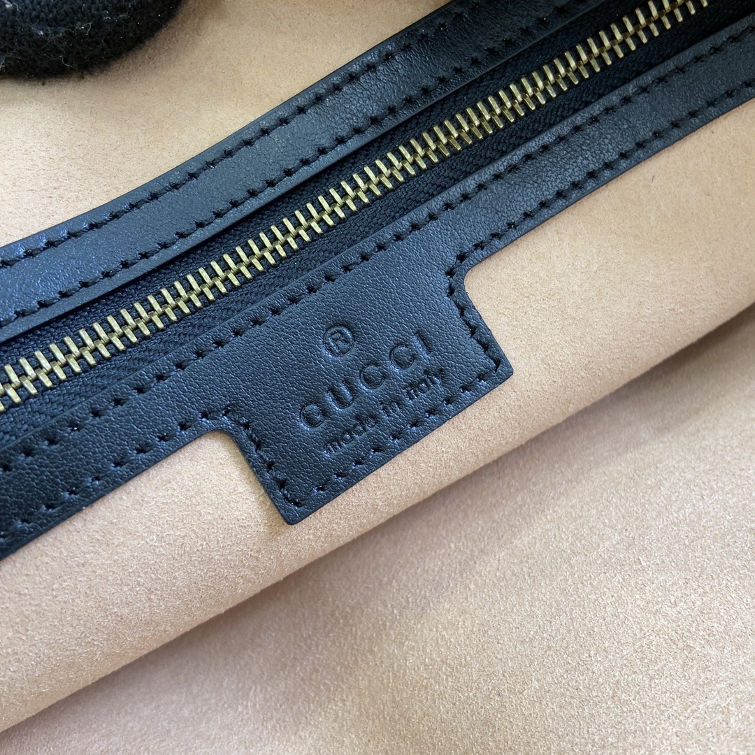 Gucci GG MARMONT medium handbag. weight: about 21 ounces. Model:795218. Dimensions: 35.5W x 16.5H x 7cmD. Color: Black/Original Leather. - Image 2