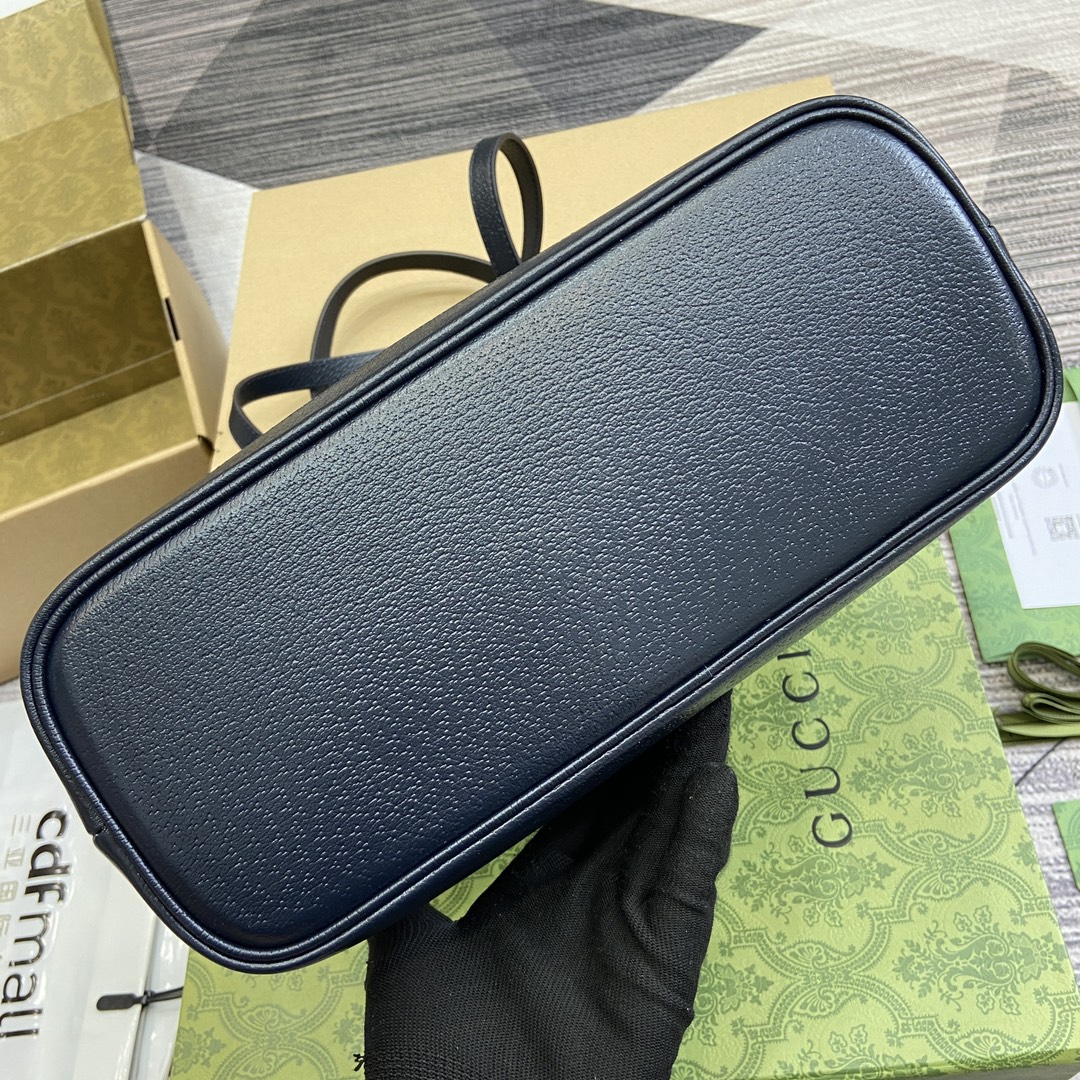 Gucci Ophidia series is still one of Gucci's iconic handbags Model:765043 Size: 31*25*13cm Color: blue/pvc. Search - Image 7