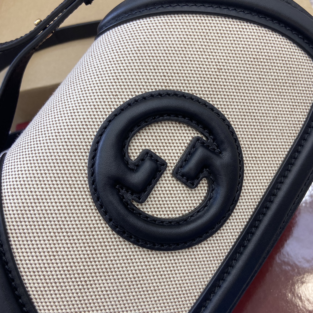 Gucci Blondie series handbags are decorated with the classic logo of the brand series that debuted in the early 1970s. Model:815700. Size: 21.5 (length) x 11 (height) x 8cm (thickness) Color: Black/Canvas. - Image 7
