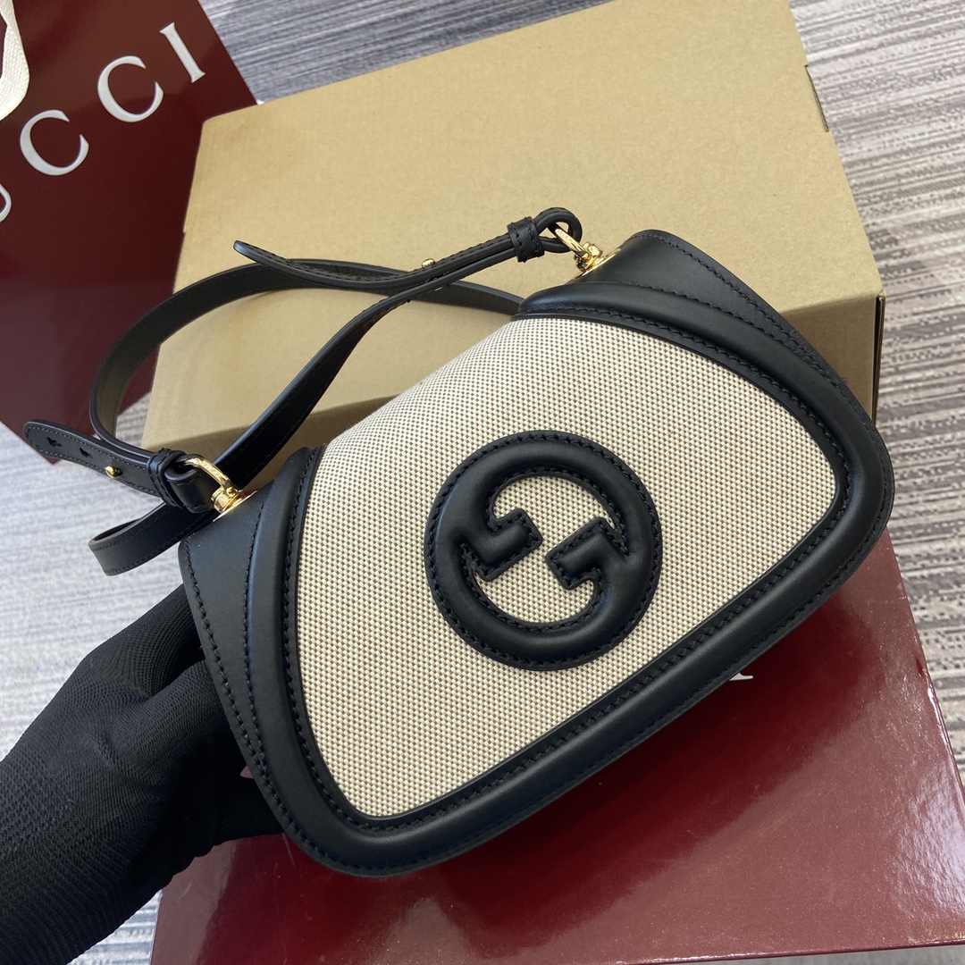 Gucci Blondie series handbags are decorated with the classic logo of the brand series that debuted in the early 1970s. Model:815700. Size: 21.5 (length) x 11 (height) x 8cm (thickness) Color: Black/Canvas. - Image 9