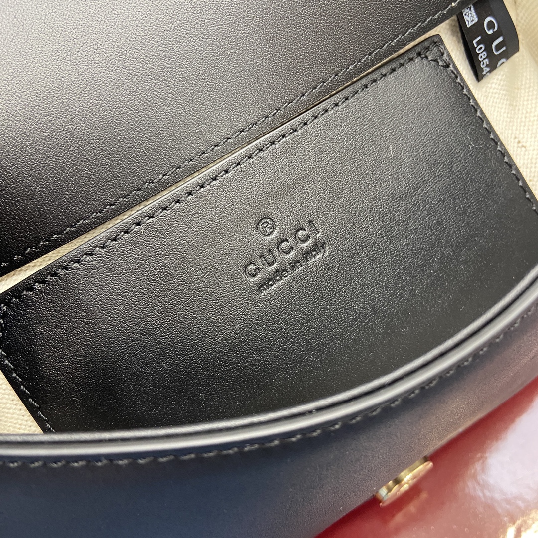 Gucci Blondie series handbags are decorated with the classic logo of the brand series that debuted in the early 1970s. Model:815700. Size: 21.5 (length) x 11 (height) x 8cm (thickness) Color: Black/Canvas. - Image 3