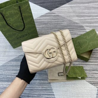 Gucci GG Marmont series quilted mini handbag Model number:474575. Size: 20 (W) x 13 (H) x 6cm (D) Color: New Light Pink/Original Leather.