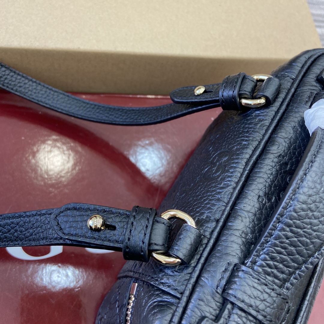 Gucci GG Emblem series super mini handbag Model number: 815949. Size: 20 (W) x 12 (H) x 5cm (D) Color: embossed leather/original leather. - Image 4