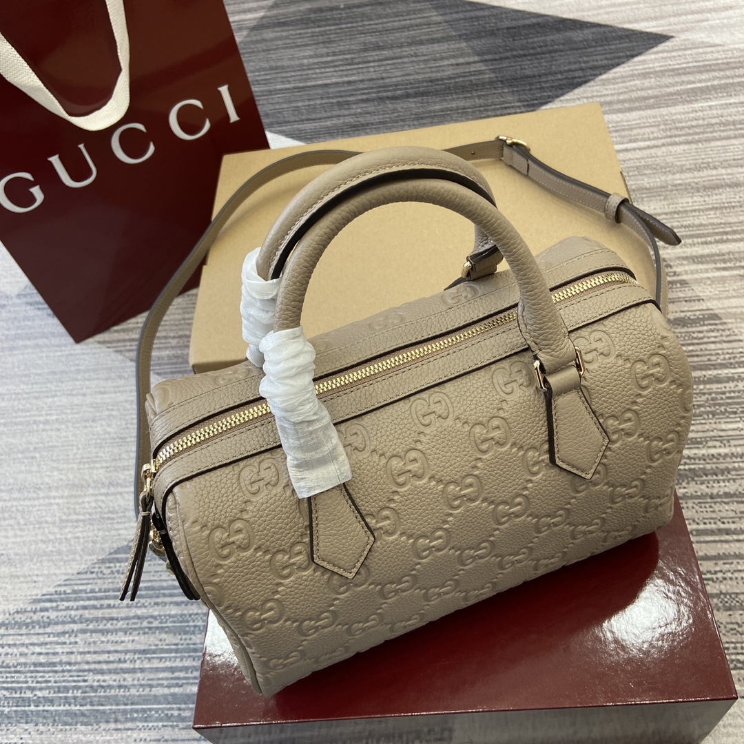 Gucci GG Emblem series shoulder bag Model:815255. Size: 25.5 (length) x 16 (width) x 14 cm (thickness) Color: lychee grain/original leather. - Image 9