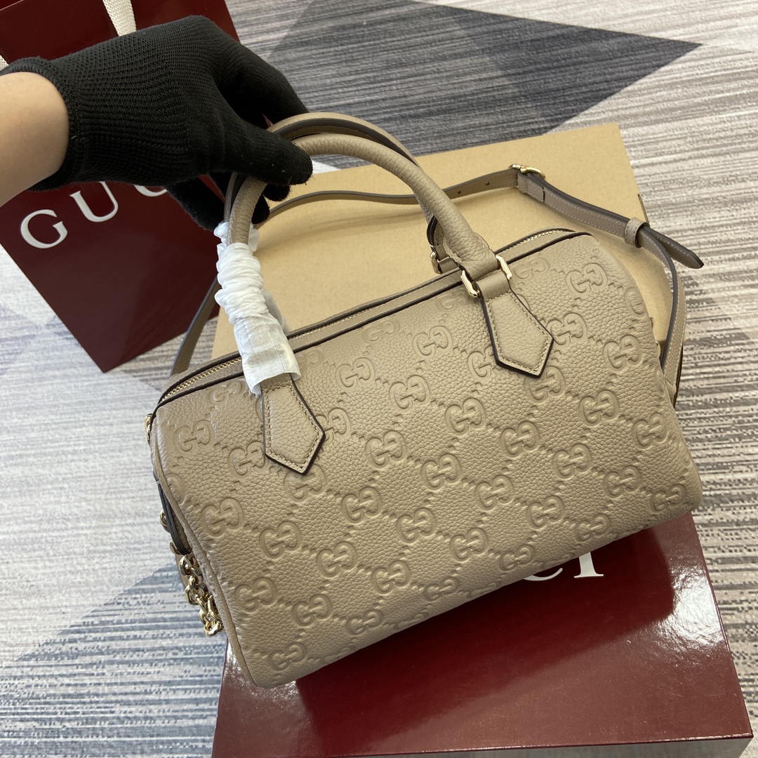 Gucci GG Emblem series shoulder bag Model:815255. Size: 25.5 (length) x 16 (width) x 14 cm (thickness) Color: lychee grain/original leather. - Image 8