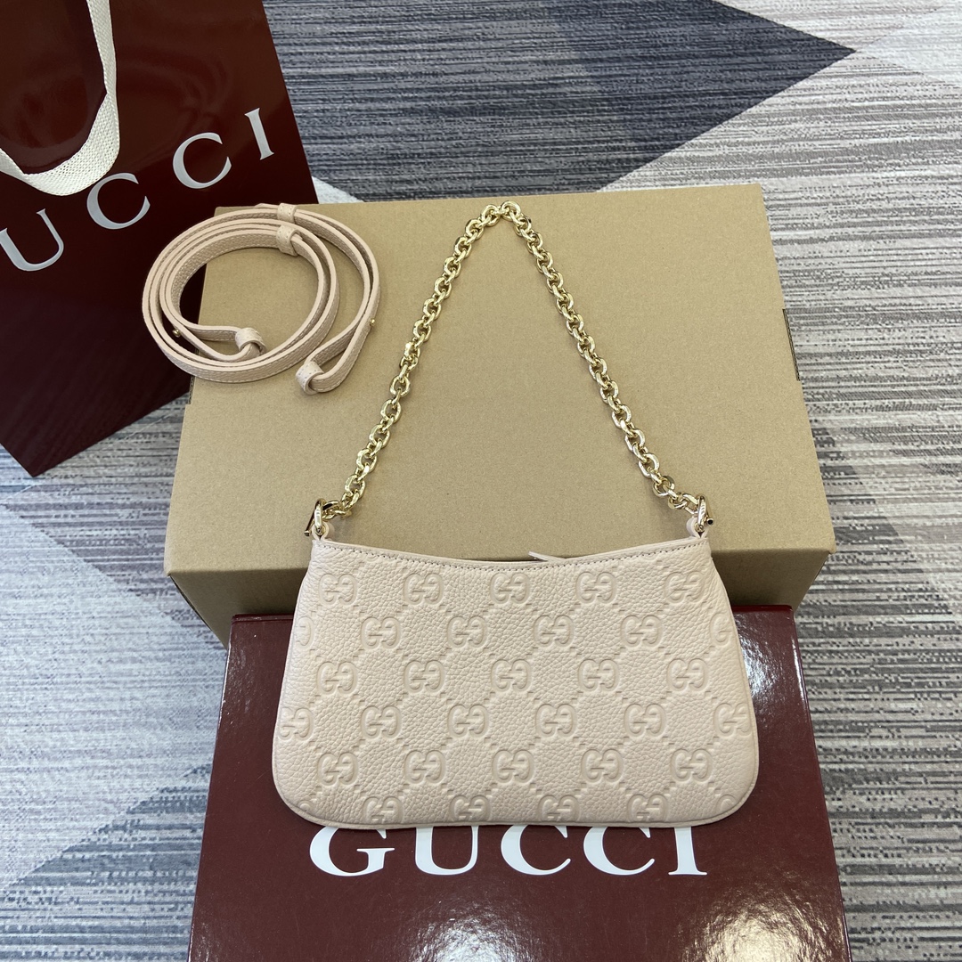 Gucci GG Emblem series super mini handbag Model number:815278. Dimensions: 23 (length) x 12 (width) x 2 (thickness) Color: Powder pressed full leather/original leather. - Image 9