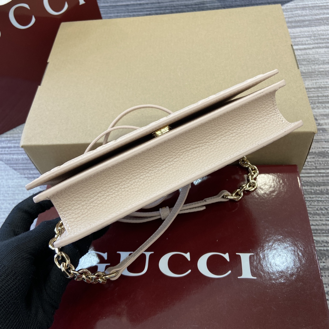 Gucci GG Emblem series super soft lychee pink embossed/full leather chain bag Model:818705. Size: 20 (length) x 12.5 (width) x 4cm (thickness) Color: Pink full leather/original leather. - Image 7