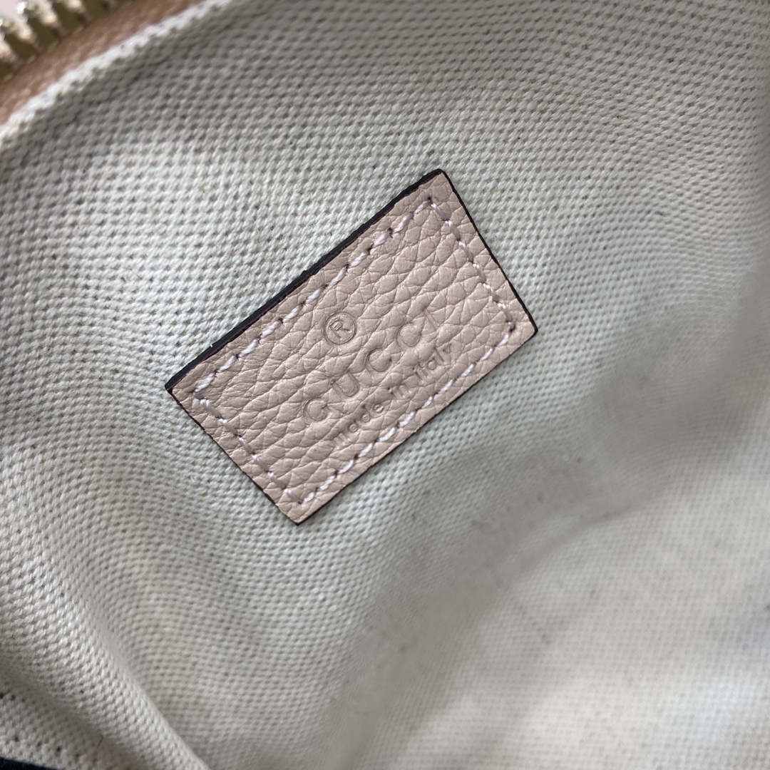 Gucci GG Emblem series super mini handbag Model:815256. Size: 16.5 (length) x 10 (width) x 8cm (thickness) Color: Pink full leather/original leather. Search - Image 2