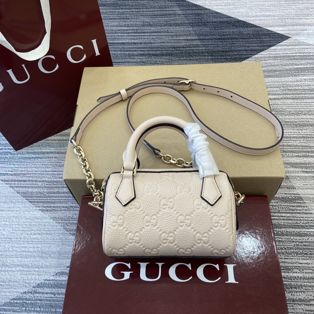 Gucci GG Emblem series super mini handbag Model:815256. Size: 16.5 (length) x 10 (width) x 8cm (thickness) Color: Pink full leather/original leather. Search - Image 11