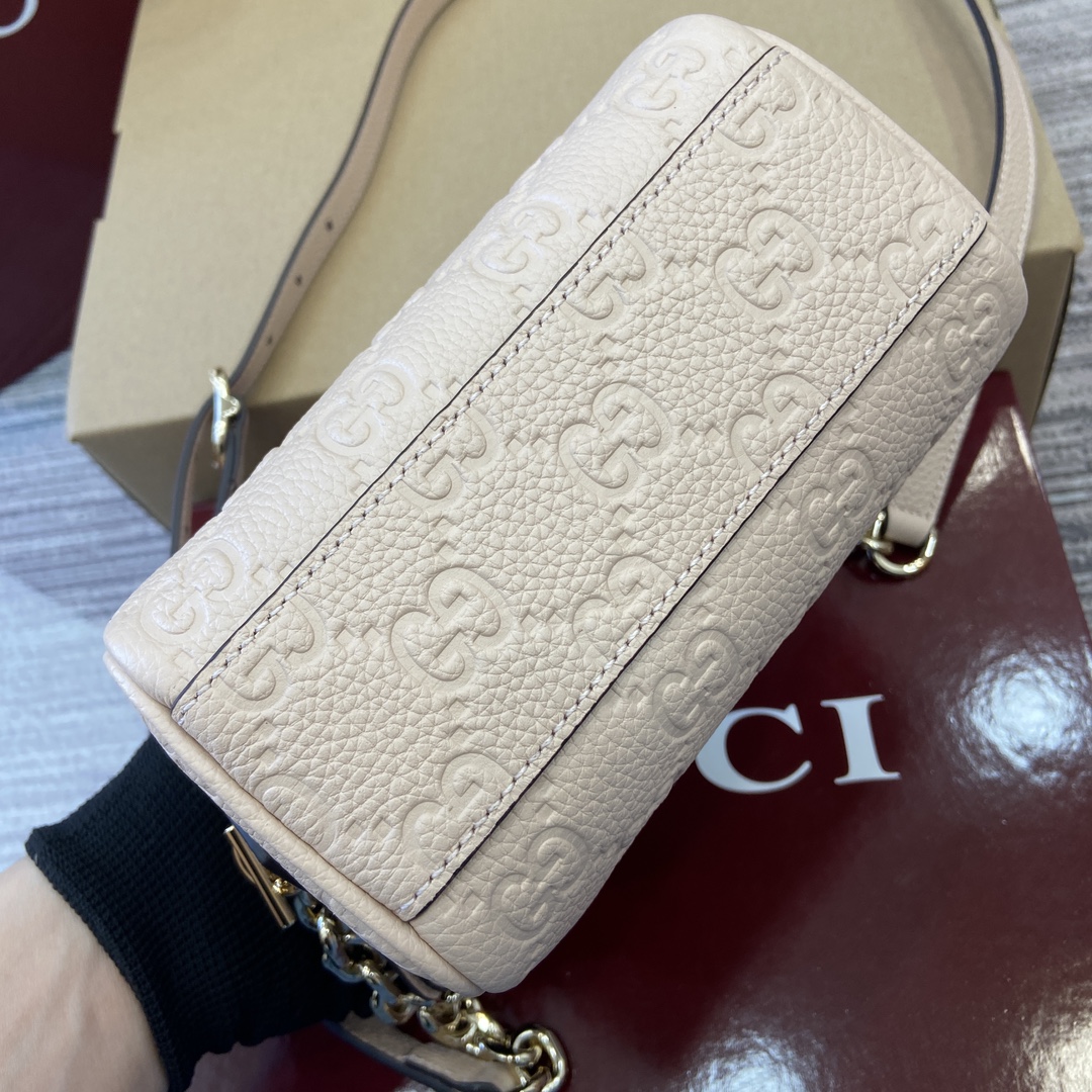 Gucci GG Emblem series super mini handbag Model:815256. Size: 16.5 (length) x 10 (width) x 8cm (thickness) Color: Pink full leather/original leather. Search - Image 7