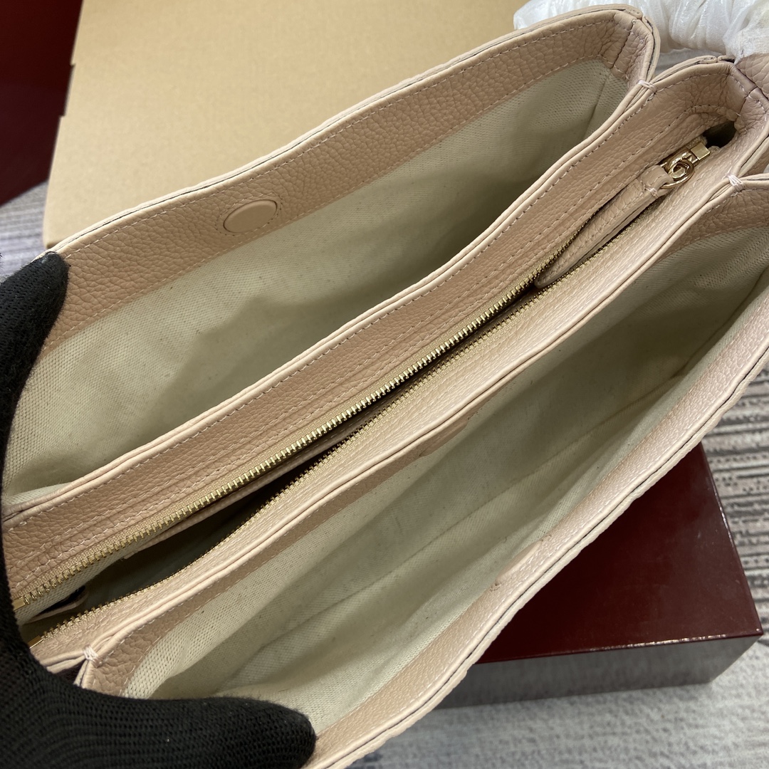 Gucci GG Emblem series small shoulder Model:815263. Size: 29 (length) x 17 (width) x 10cm (thickness) Color: Pink full leather/original leather. - Image 3