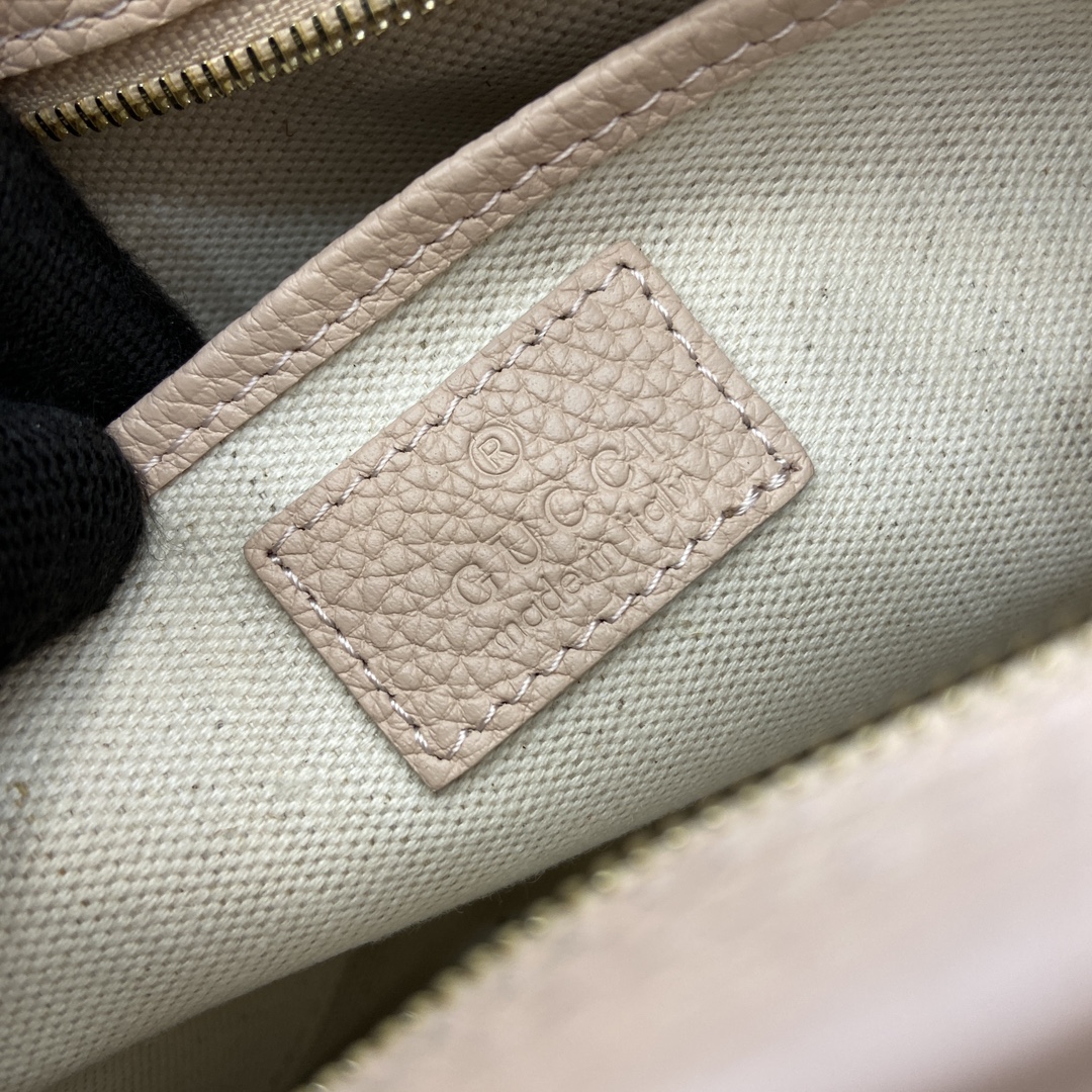 Gucci GG Emblem series small shoulder Model:815263. Size: 29 (length) x 17 (width) x 10cm (thickness) Color: Pink full leather/original leather. - Image 2