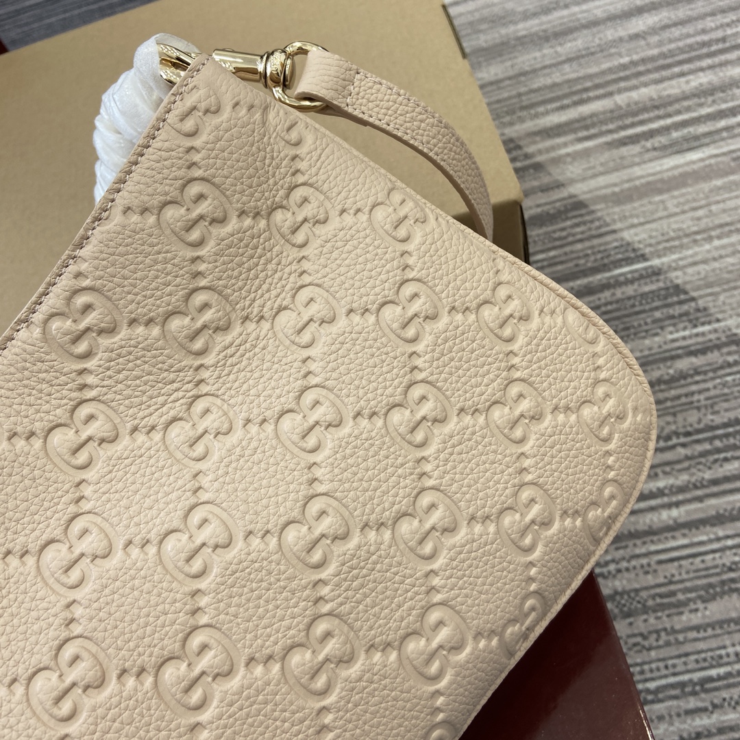 Gucci GG Emblem series small shoulder Model:815263. Size: 29 (length) x 17 (width) x 10cm (thickness) Color: Pink full leather/original leather. - Image 4