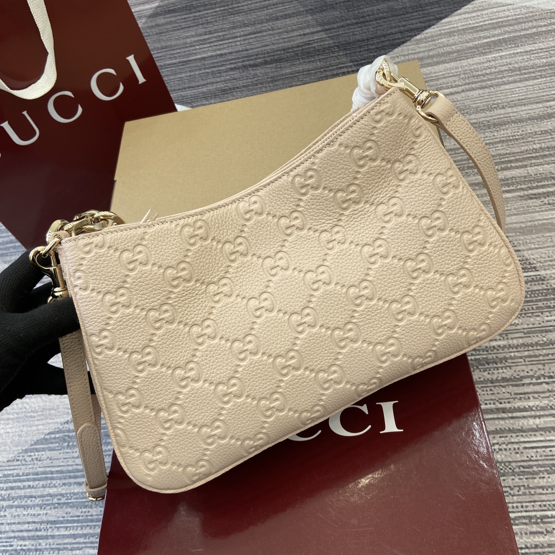 Gucci GG Emblem series small shoulder Model:815263. Size: 29 (length) x 17 (width) x 10cm (thickness) Color: Pink full leather/original leather. - Image 6