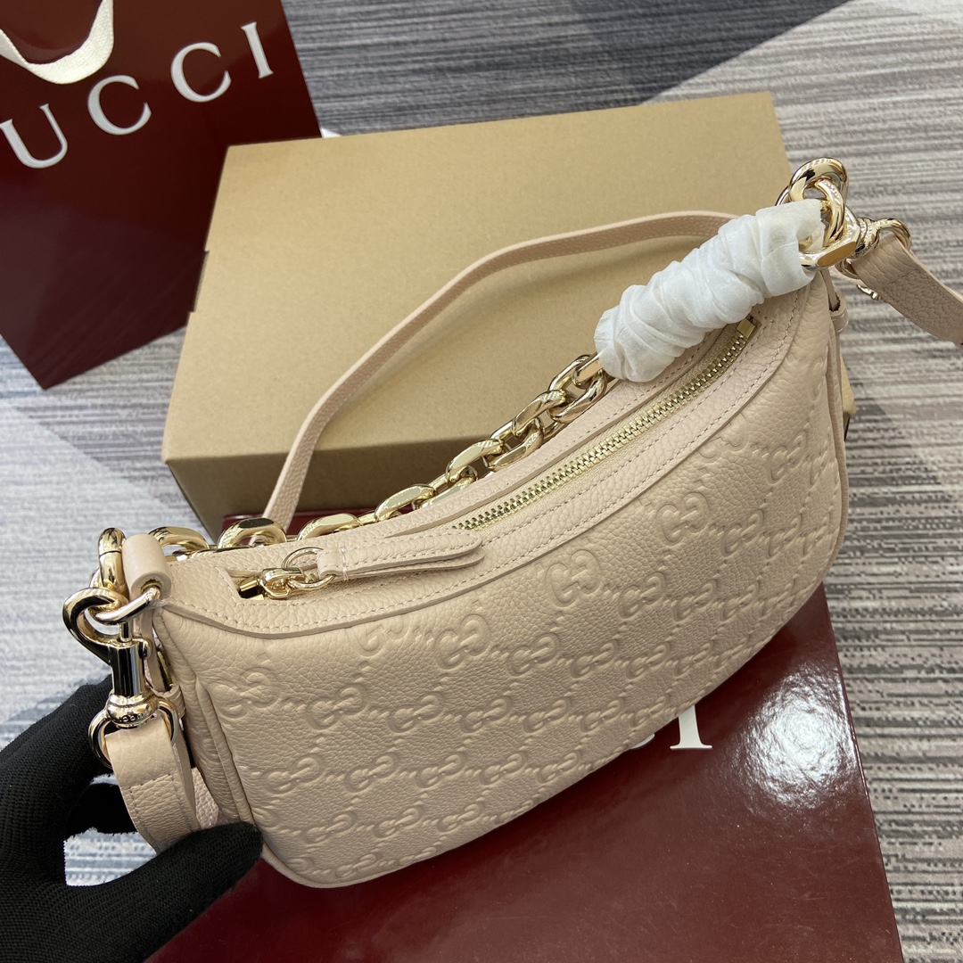 Gucci GG Emblem series medium shoulder Model:820453. Dimensions: 32 (W) x 24 (H) x 7cm (D) Color: Pink pressed leather/Original leather. - Image 3