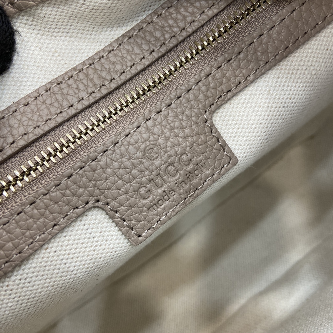 Gucci GG Emblem series small shoulder bag Model:815263. Size: 29 (length) x 17 (width) x 10cm (thickness) Color: Grey pressed full leather/original leather. - Image 2