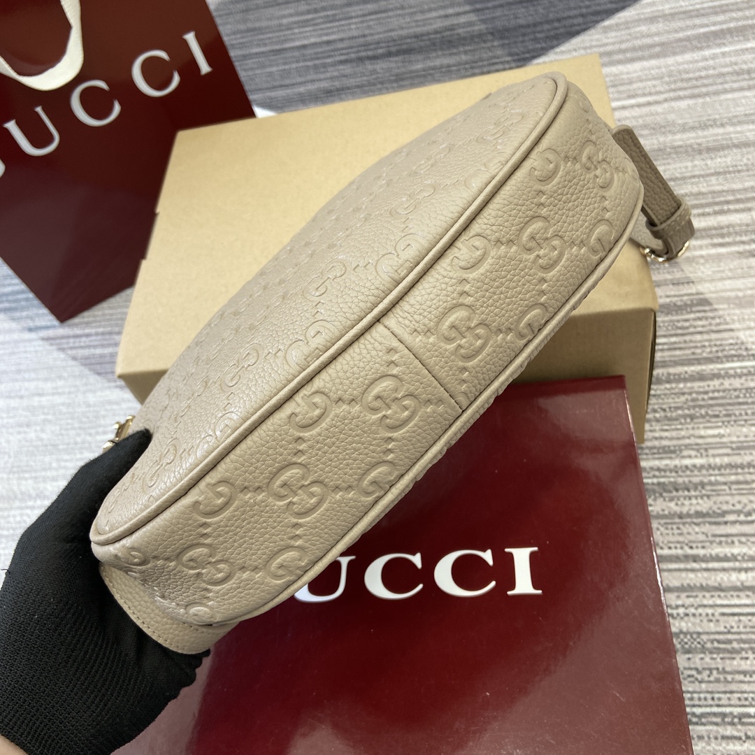 Gucci GG Emblem series small shoulder bag Model:815263. Size: 29 (length) x 17 (width) x 10cm (thickness) Color: Grey pressed full leather/original leather. - Image 6