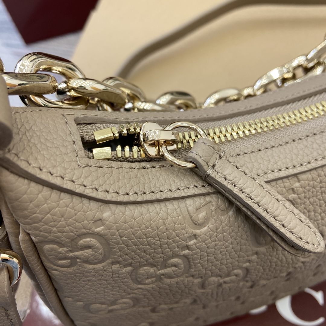 Gucci GG Emblem series small shoulder bag Model:815263. Size: 29 (length) x 17 (width) x 10cm (thickness) Color: Grey pressed full leather/original leather. - Image 8