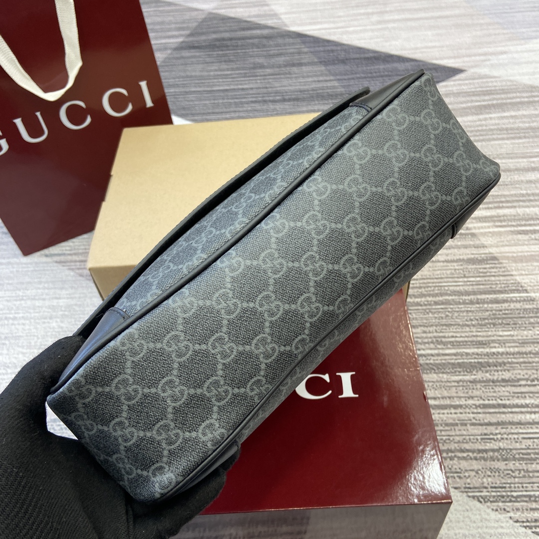 Gucci GG Emblem series of men's travel items reinterprets the brand's timeless elegance and exquisite craftsmanship Model:821154. Dimensions: 29cm (W) x 23cm (H) x 7.5cm (D) Weight: Approx. 0.85 kg Color: black leather/original leather. - Image 2