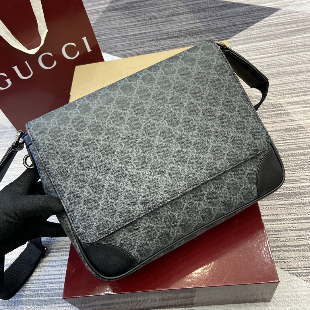 Gucci GG Emblem series of men's travel items reinterprets the brand's timeless elegance and exquisite craftsmanship Model:821154. Dimensions: 29cm (W) x 23cm (H) x 7.5cm (D) Weight: Approx. 0.85 kg Color: black leather/original leather. - Image 9