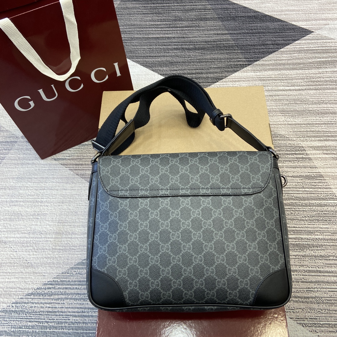 Gucci GG Emblem series of men's travel items reinterprets the brand's timeless elegance and exquisite craftsmanship Model:821154. Dimensions: 29cm (W) x 23cm (H) x 7.5cm (D) Weight: Approx. 0.85 kg Color: black leather/original leather. - Image 10