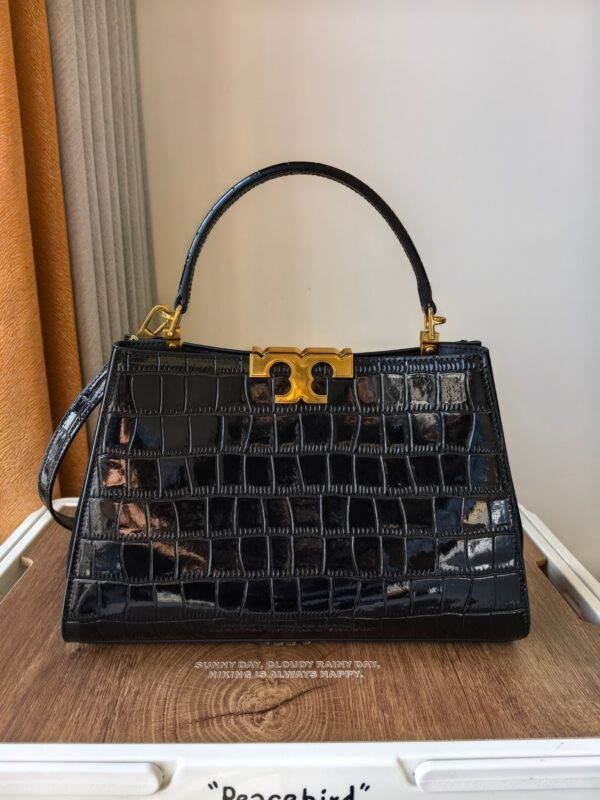 TORY BURCH ELEANOR The lady's atmosphere is very cost-effective. The counter price is 1.5W     Spot crocodile pattern Size: 32×12×22CM