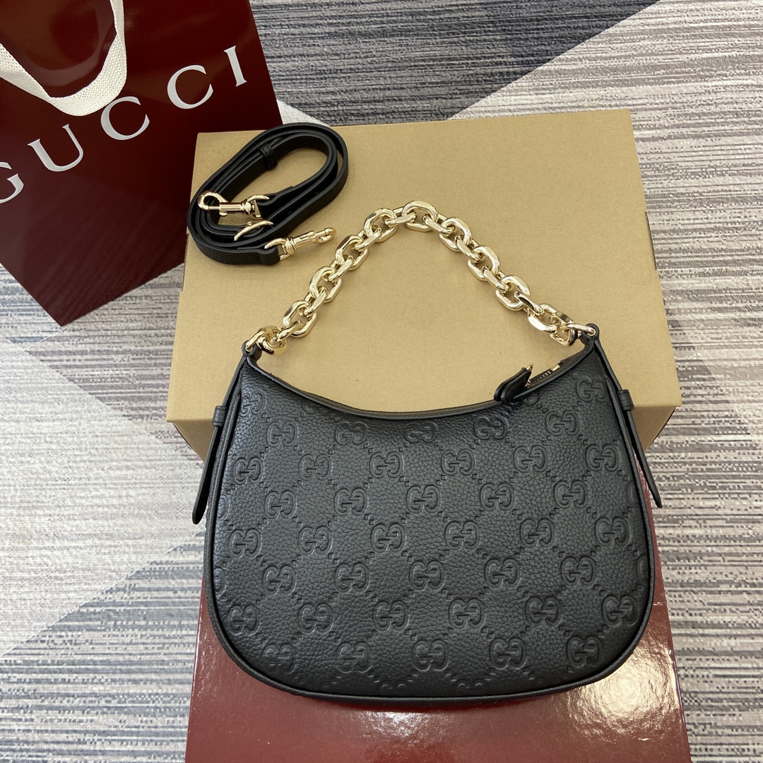Gucci GG Emblem series small shoulder bag Model:815409 Dimensions: 25.5 x 20 x 5 cm Color: Black/Pebbled. - Image 10