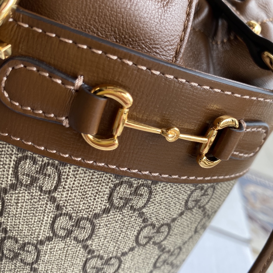 Gucci Horsebit Handbag Bucket Bag‼ This year's GG has no fancy patterns! It comes with an extremely retro style! Model: 637115 Size: 19×14×14cm. - Image 6