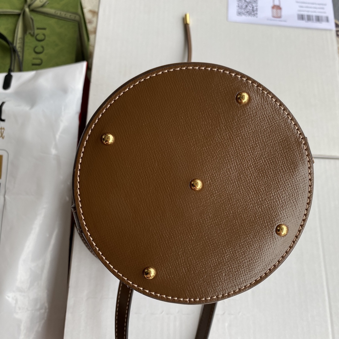Gucci Horsebit Handbag Bucket Bag‼ This year's GG has no fancy patterns! It comes with an extremely retro style! Model: 637115 Size: 19×14×14cm. - Image 4