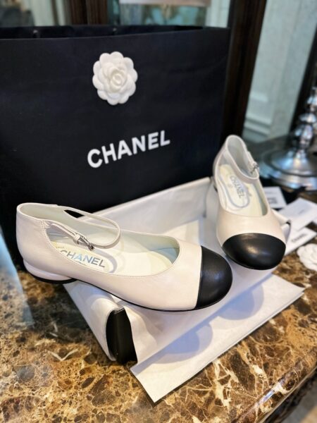 Chanel Leather flats