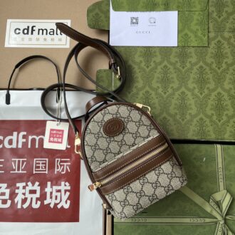 Gucci GG Supreme canvas BAG Model: 725654 Size: 15 × 19 × 8 cm.