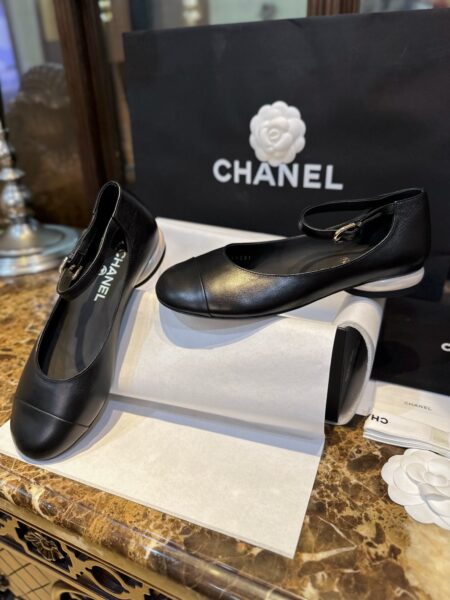 Chanel Leather flats