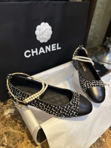 Chanel Leather flats