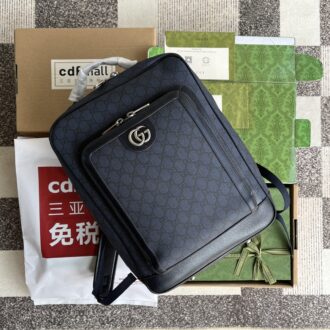 Gucci GG Supreme canvas is presented in a stylish and modern gray and black color combination Exterior: Front zip pocket Handle (3 cm high) Zipper closure 30cm (W) x 40cm (H) x 14cm (D) Weight: Approx. 1.58 kg