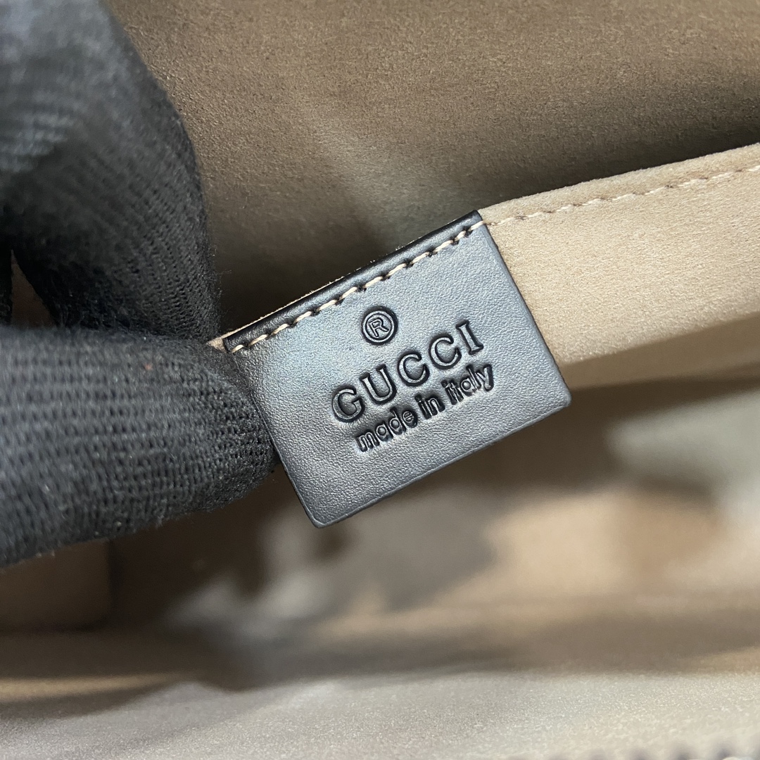 Gucci clutch with decorative strap Model:475316. Size:26✖️20✖️6cm. Color: Black/embossed G original leather. - Image 2