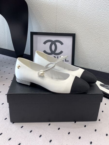 Chanel Leather flats shoes