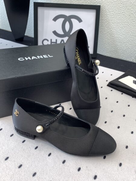 Chanel Leather flats shoes