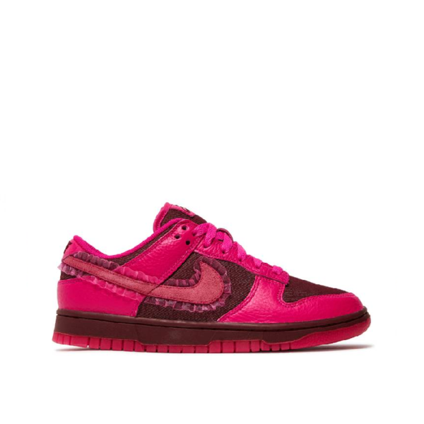 Nike DUNK LOW 'VALENTINE'S DAY'