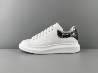 Alexander McQUEEN 2025 ink graffiti heel McQueen white shoes The most accurate version on the market uses Italian imported wrinkle-resistant silk cowhide for the upper surface