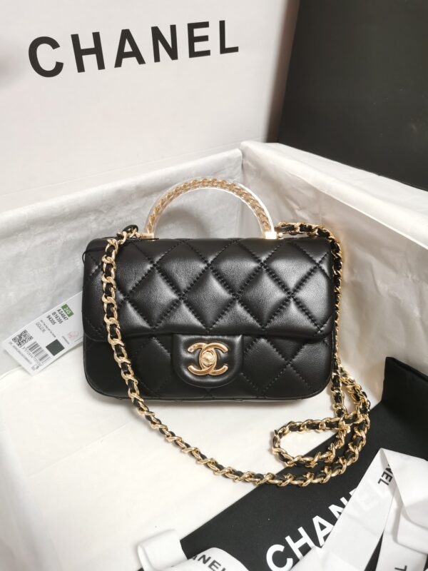 Chanel 24S new CF handbag features a unique and sophisticated design Model: AS4847 12x19x6 cm