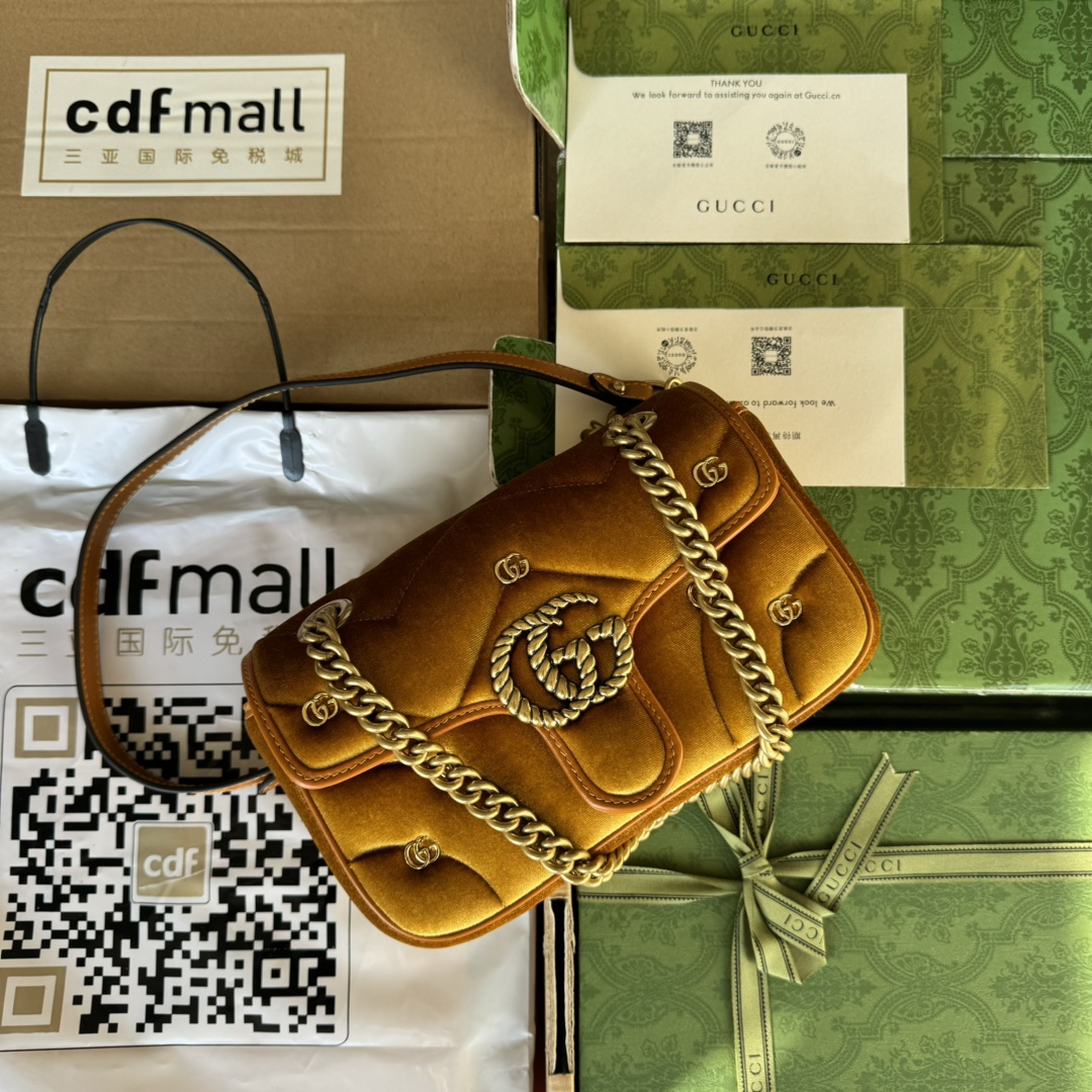 GG Marmont series mini shoulder bag model number 446744 FACK2 1000 This GG Marmont series mini shoulder bag Weight: approx. 0.6 kg Mini dimensions: 22 cm (W) x 13 cm (H) x 6 cm (D)