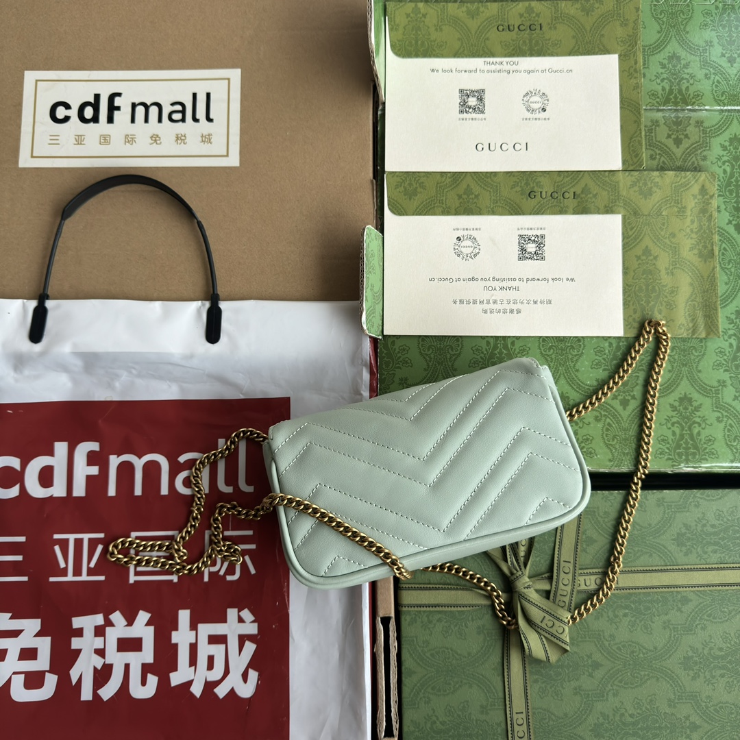 Gucci GG Marmont series super mini handbag 476433 DTDHT 1712 This super mini handbag Weight: Approx. 0.35 kg Ultra-mini size: 10cm (length) x 16.5cm (width) x 4.5cm (thickness) Italian creation Model height 176 cm - Image 9