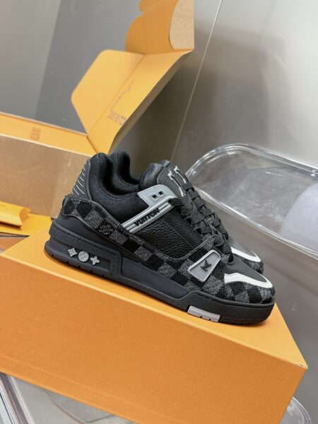 LOUIS VUITTON Trainer