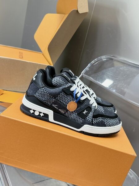 LOUIS VUITTON Trainer