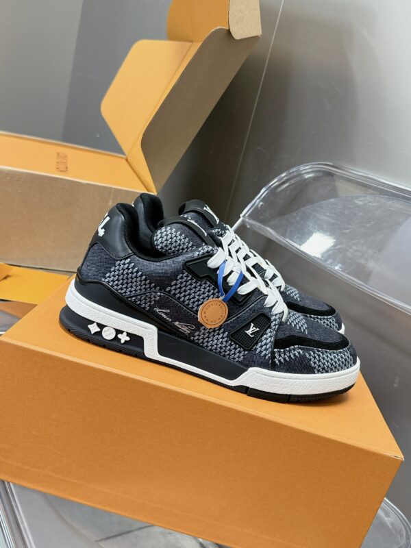 LOUIS VUITTON Trainer